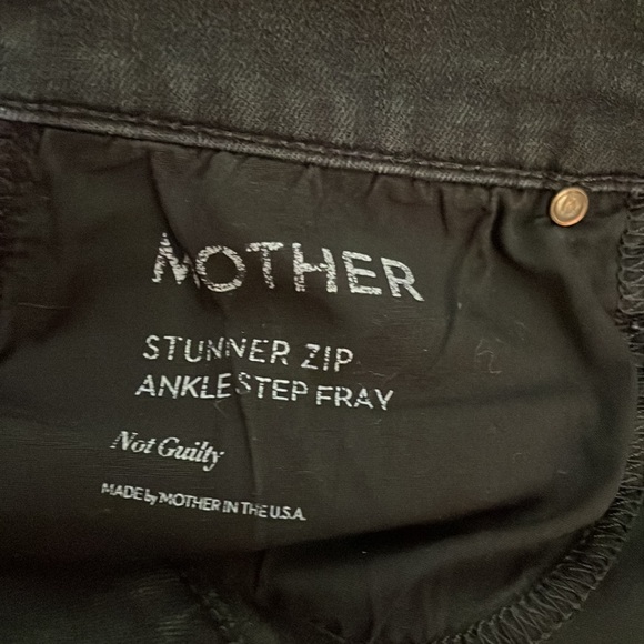 Mother Stunner Zip Ankle Step Fray Jeans - Picture 4 of 7
